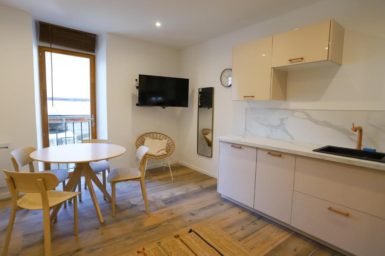 Reve Blanc 2 Etoiles A Annecy Centre Ville Et Lac Zewnętrze zdjęcie